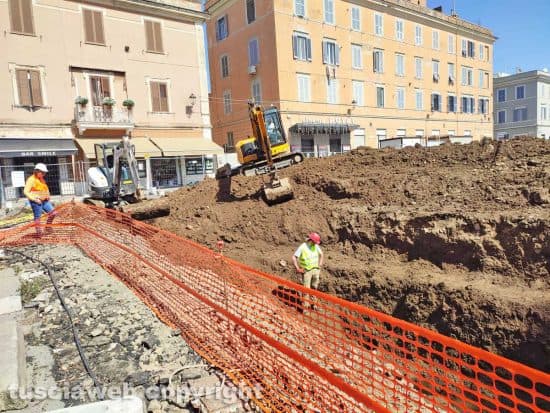 Scavi fino a 4 metri in piazza del Mercato a Civitavecchia