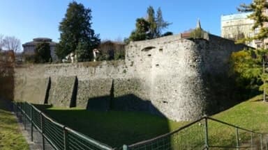 Visita ai resti e ai sotterranei del Castello di Lecco: appuntamento